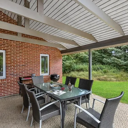 Stunning In With Kitchen